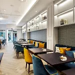 Отель Eurostars Puerta Real 4*