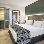 Отель Eurostars Puerta Real 4*